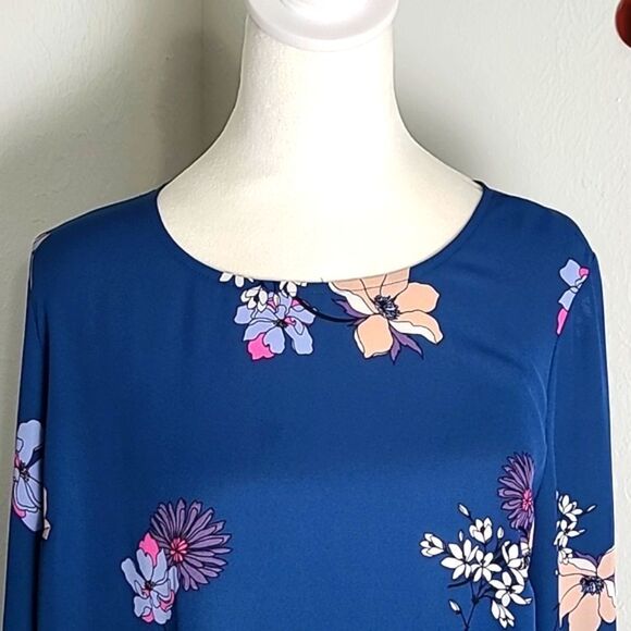 a.n.a Turquoise Blouse with Pink & Beige Flowers, Size Medium - Picture 3 of 10